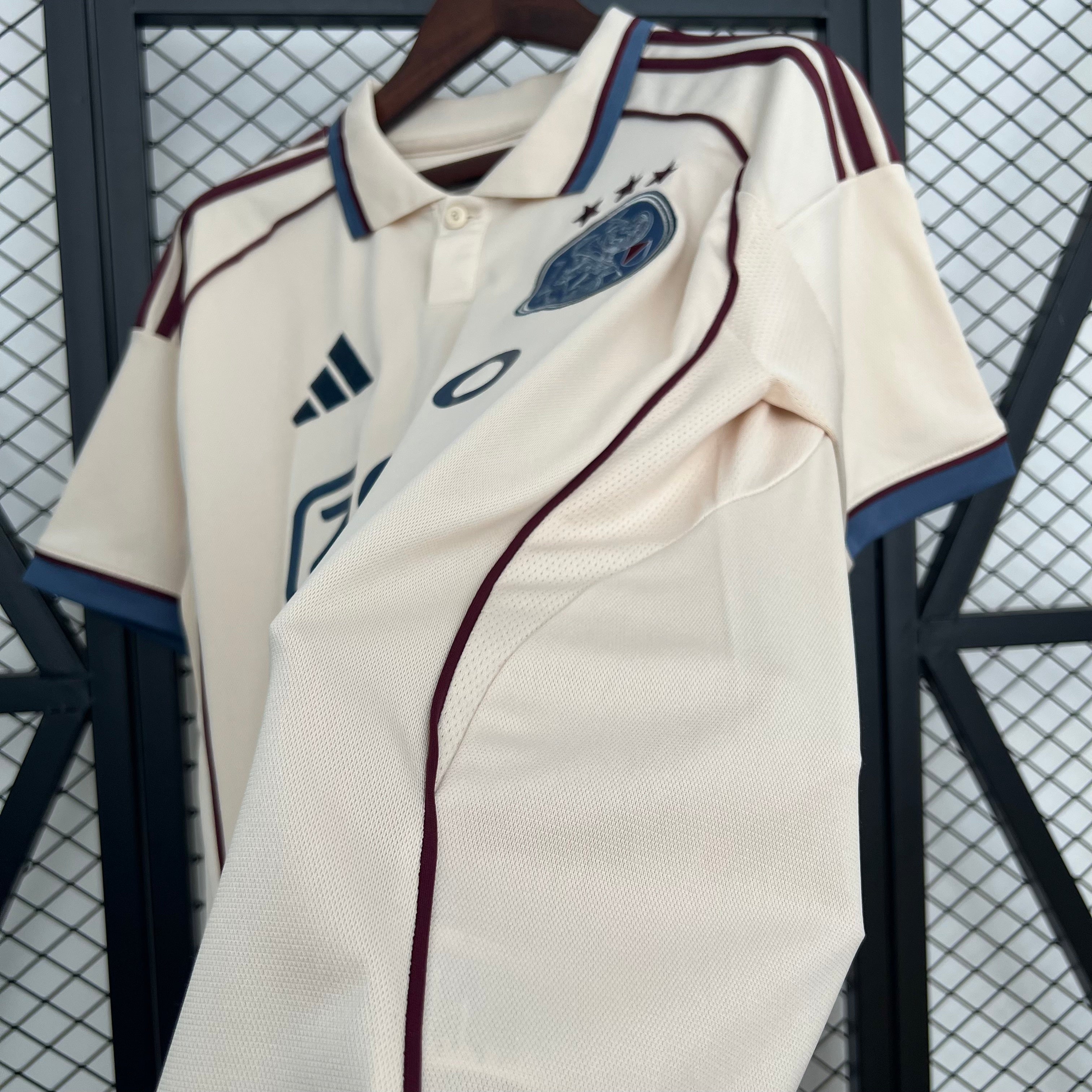 Tercera equipación del Ajax para la temporada 2025/26