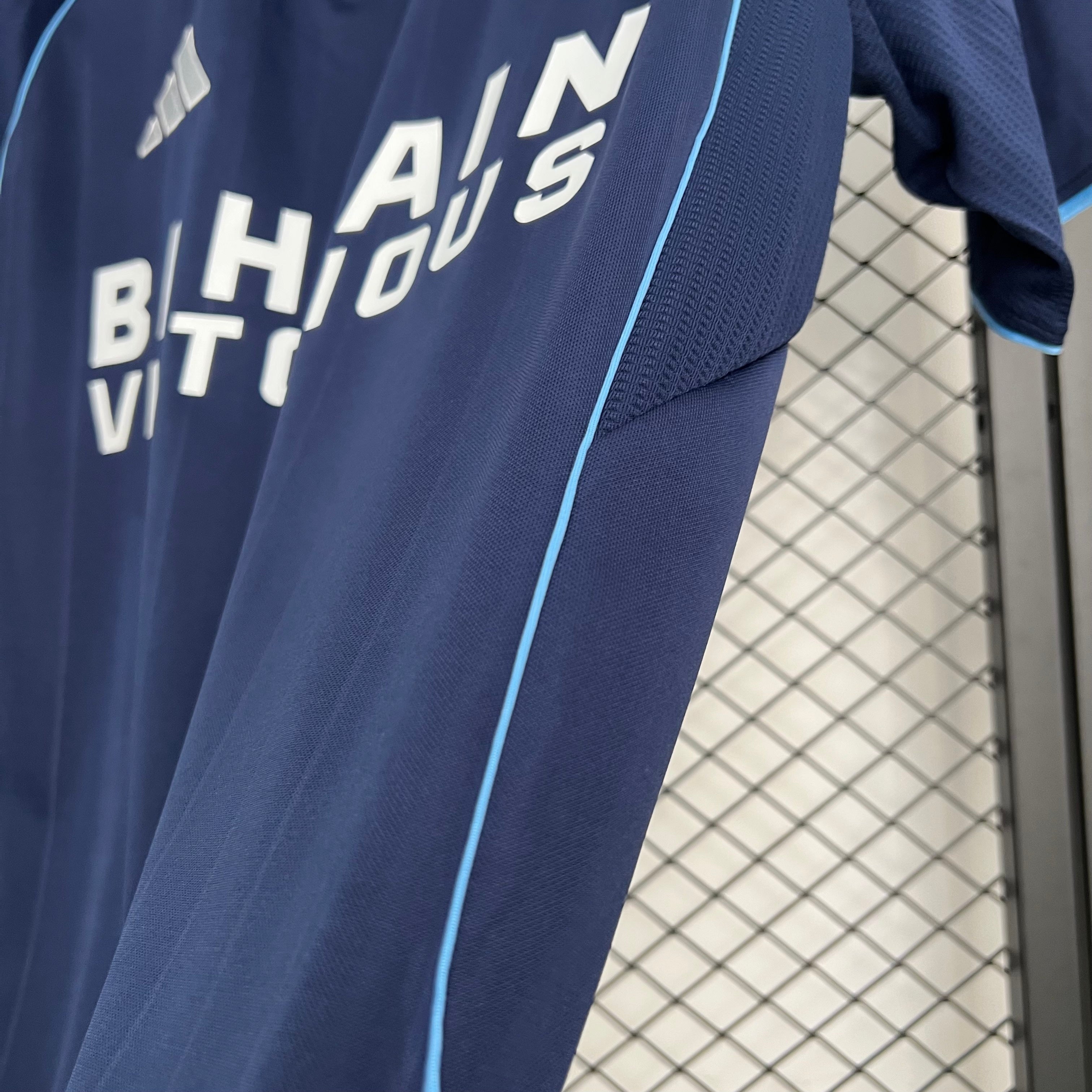 Camiseta local del Paris FC 2025/26