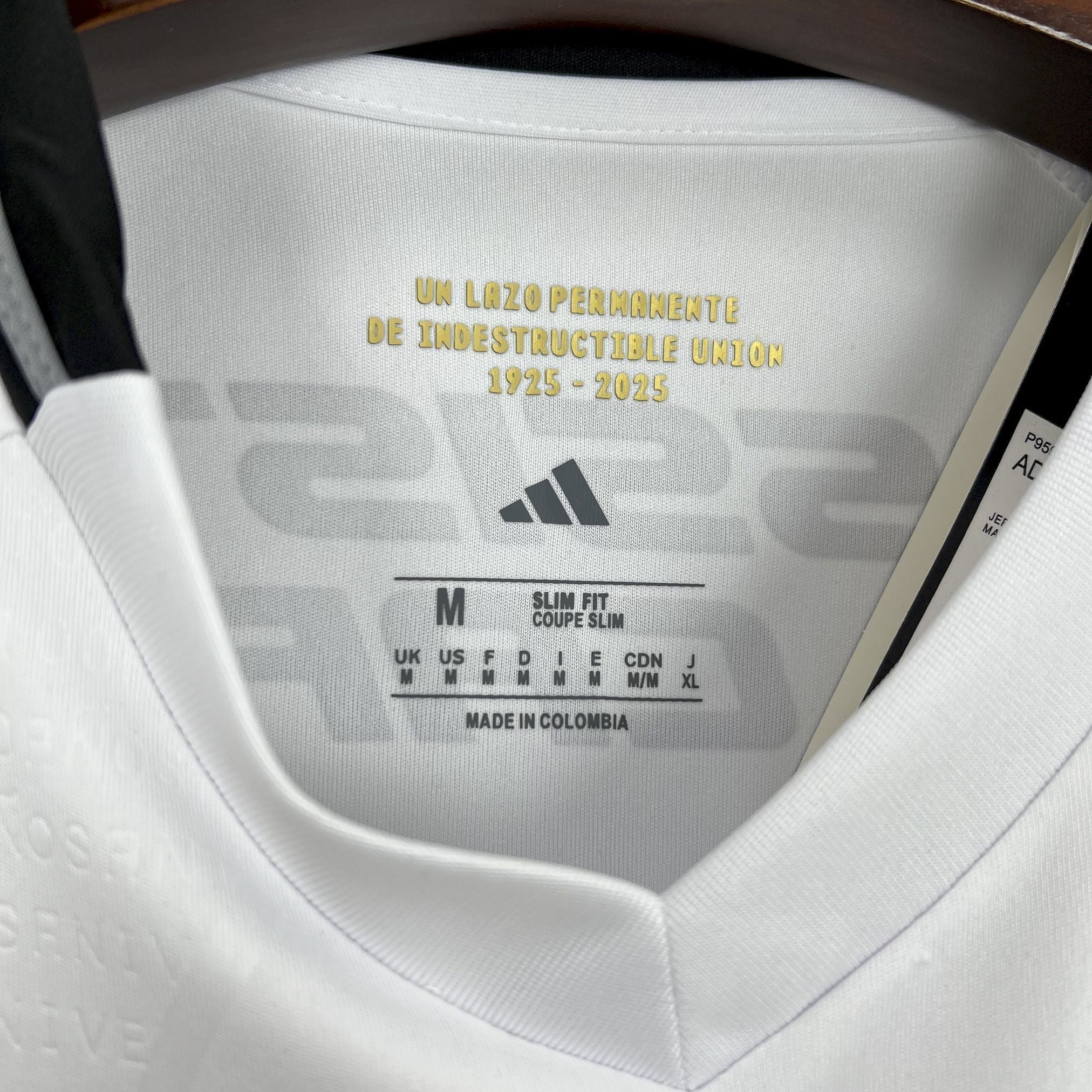 Camiseta local del Colo Colo 2025/26
