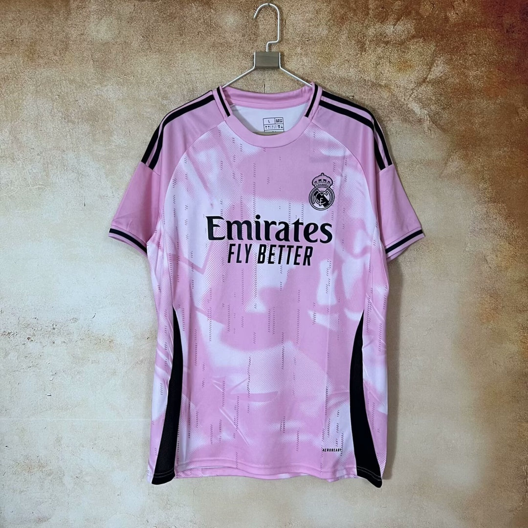 Camiseta especial rosa del Real Madrid 25/26