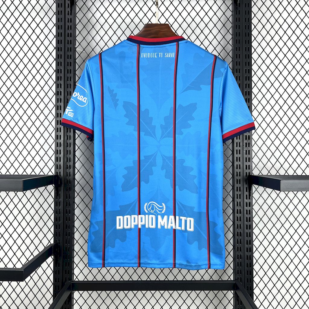 Tercera equipación del Cagliari 2025/26