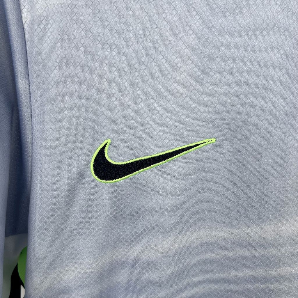 Camiseta de visitante del Wolfsburg 2025/26