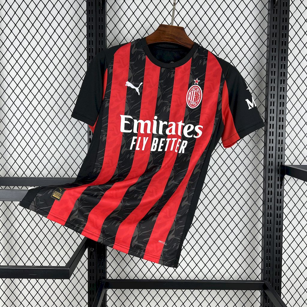 Camiseta local del AC Milan 2025/26