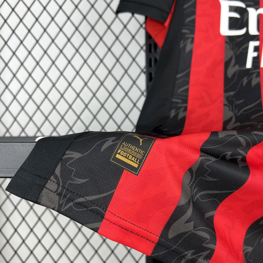 Camiseta local del AC Milan 2025/26