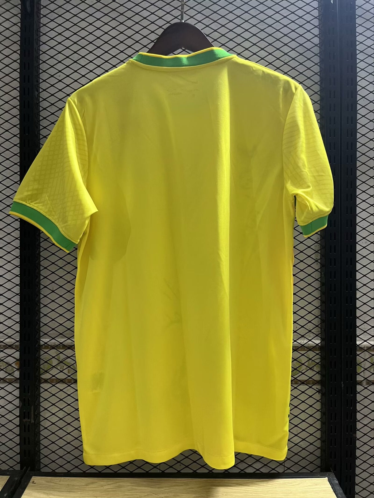 Camiseta amarilla especial de Brasil 24/25