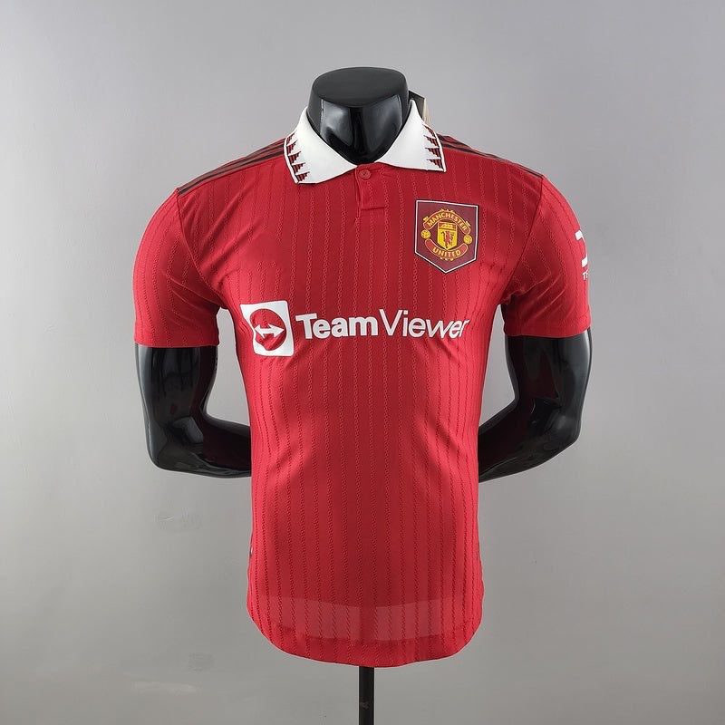 Camiseta de local del Manchester United, versión jugador, temporadas 2022-2023.