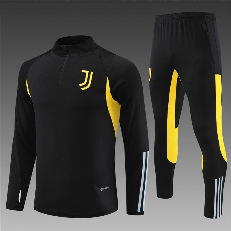 Equipación negra y amarilla de la Juventus 2023-2024