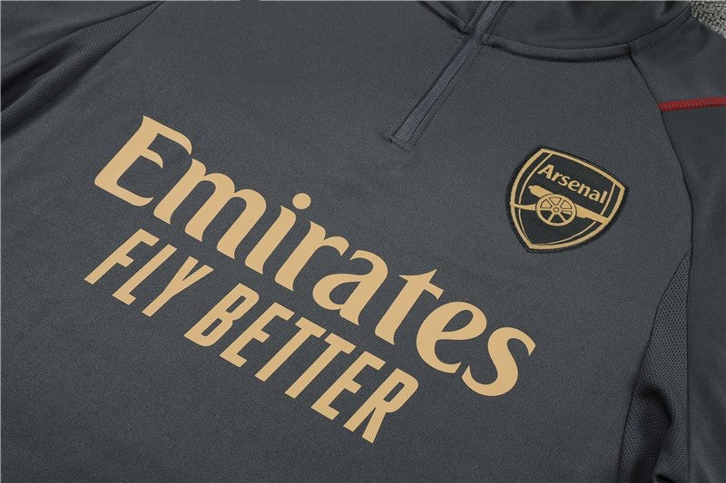 Conjunto gris del Arsenal 2023-2024
