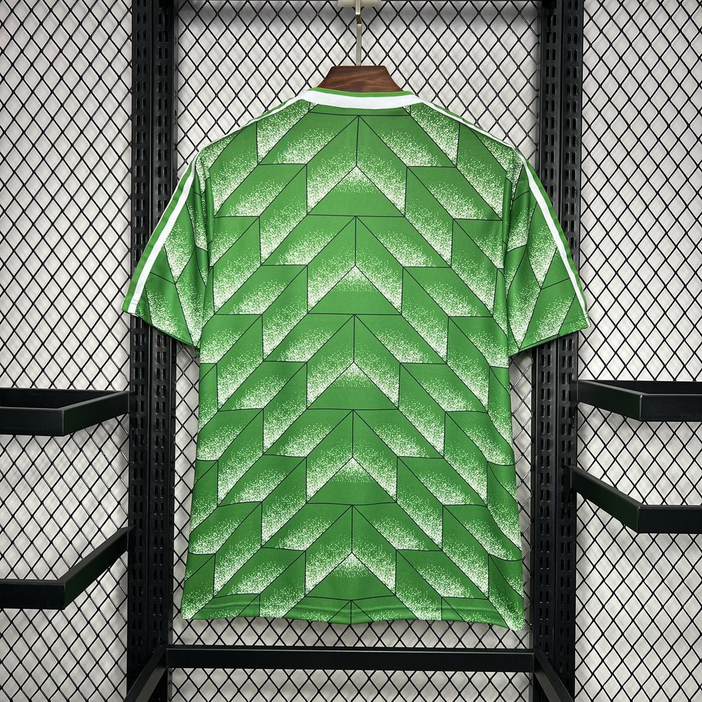 Camiseta retro de visitante de Alemania 1990