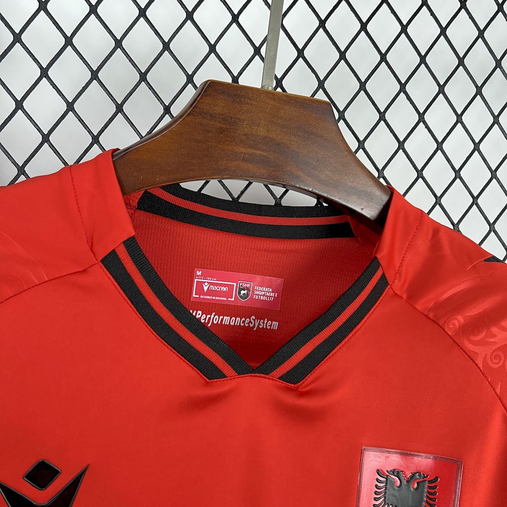 Camiseta local de Albania 2025/26