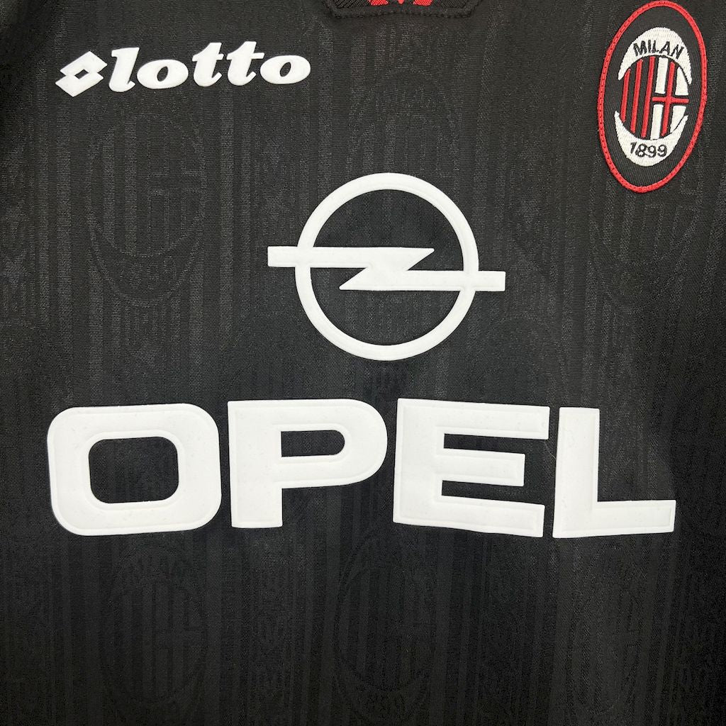 Camiseta retro de la tercera equipación del AC Milan 1997/98