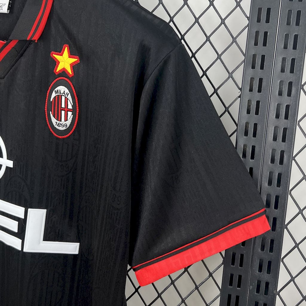 Camiseta retro de la tercera equipación del AC Milan 1997/98