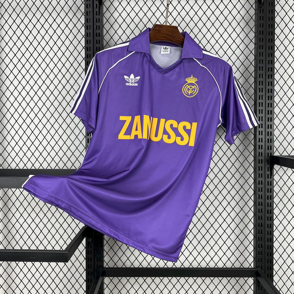 Camiseta retro de la tercera equipación del Real Madrid 1984/85