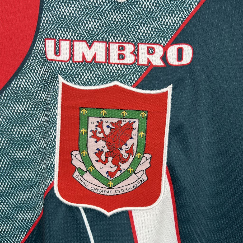 Camisetas retro de visitante de Gales 1994/95
