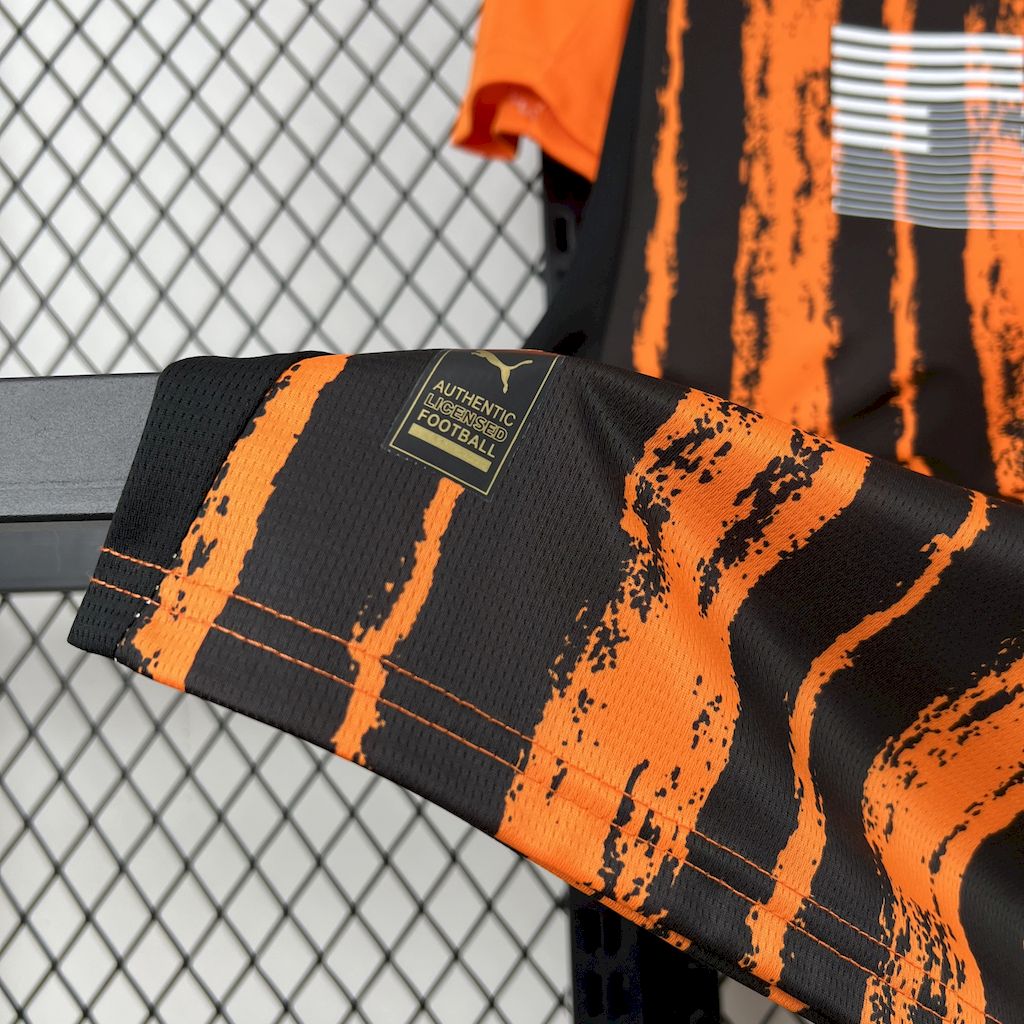 Camiseta local del Shakhtar Donetsk 2025/26