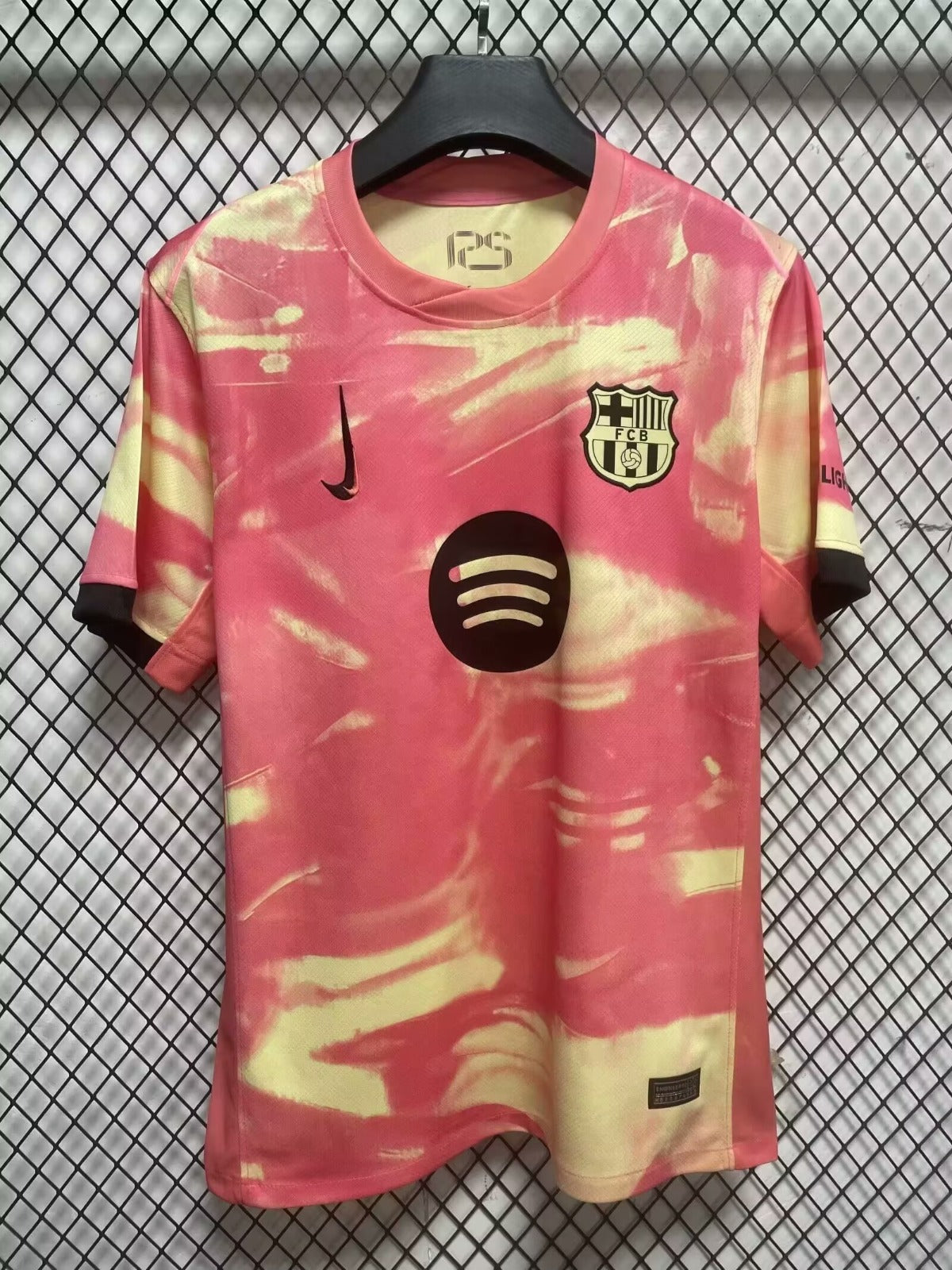 Camiseta roja especial del Barcelona 24/25
