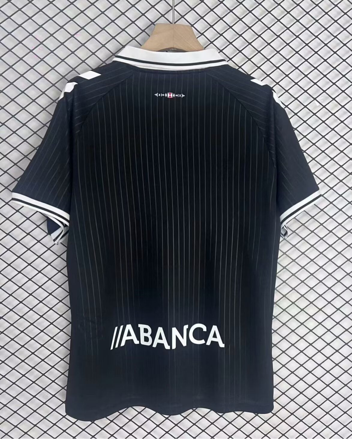 Camiseta negra de edición especial del Celta de Vigo (tallas 25/26)