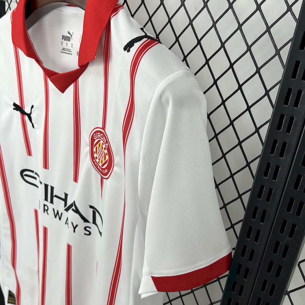 Camiseta local del Girona 2025/26
