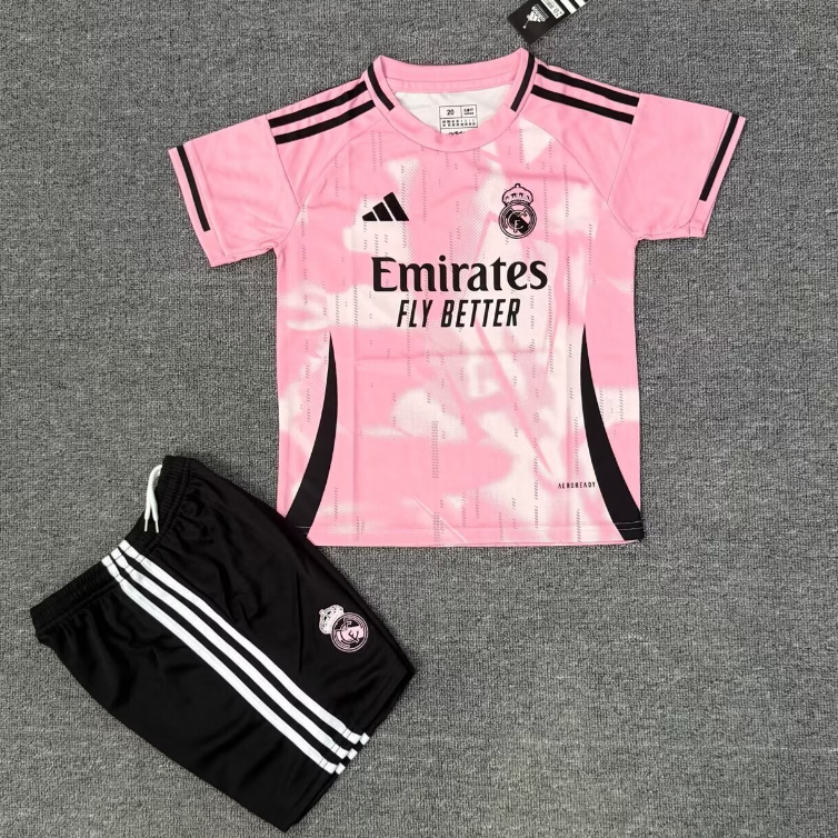 Conjunto infantil del Real Madrid 25/26 rosa