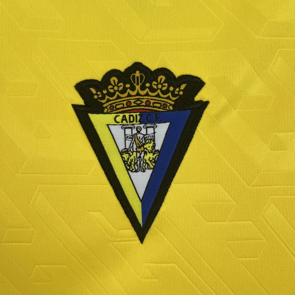 Camiseta local del Cádiz 2025/26