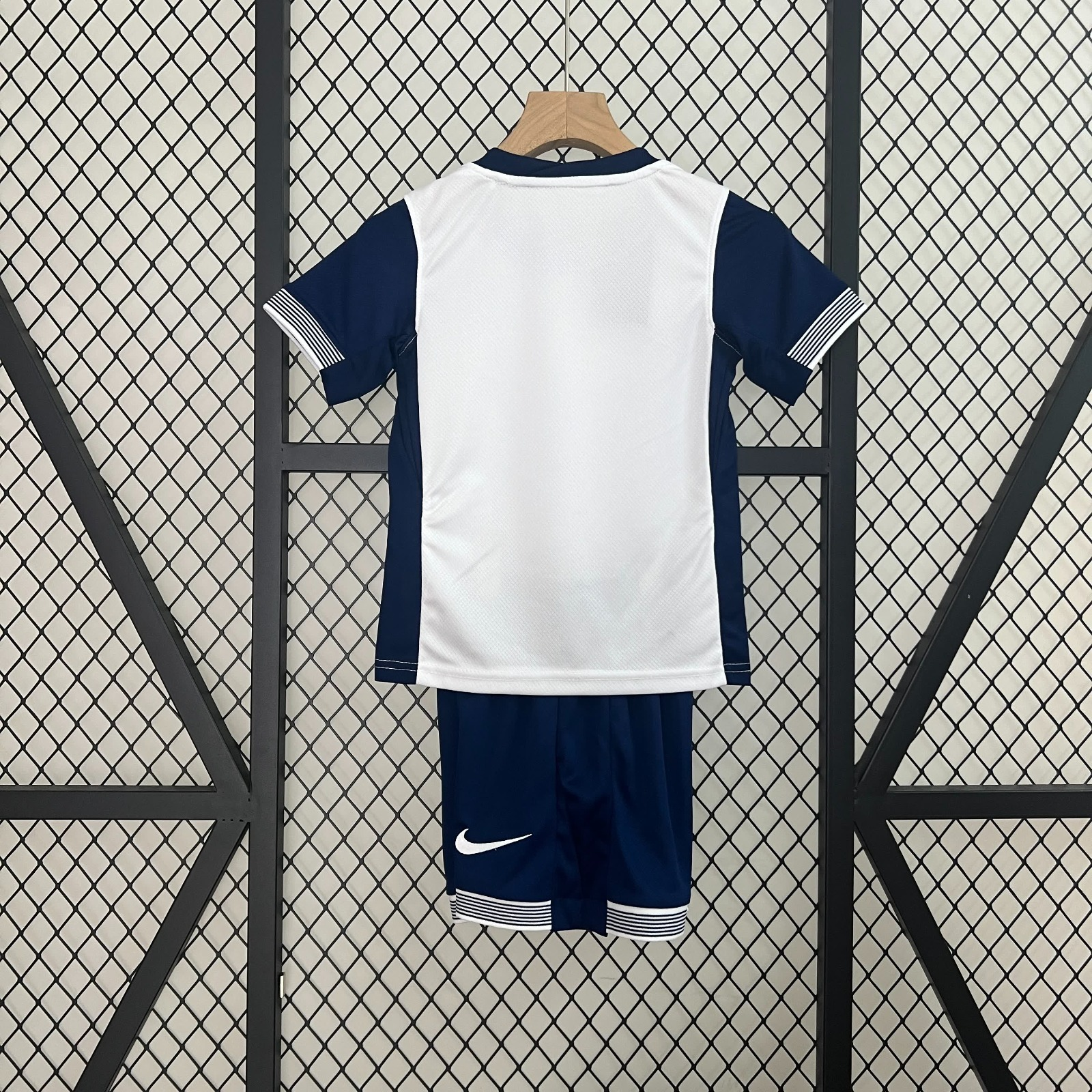Conjunto infantil Tottenham 24/25