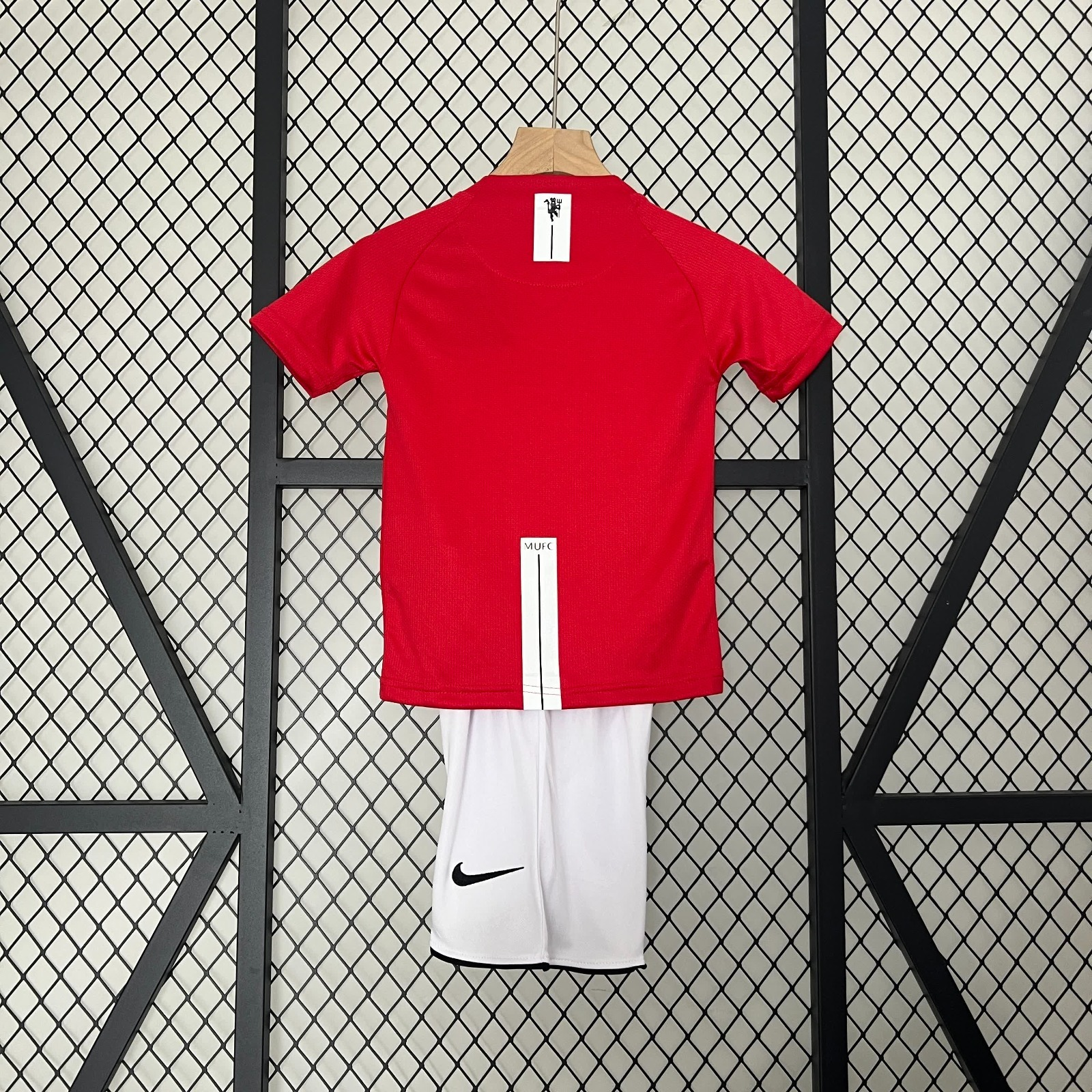 Equipación infantil del Manchester United 24/25