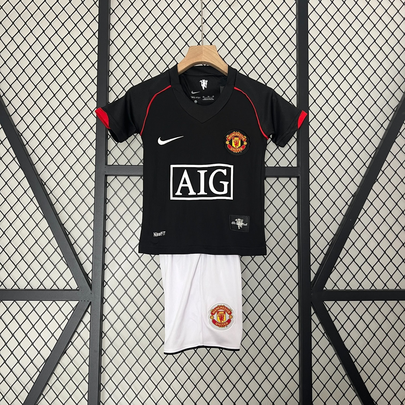 Equipación infantil del Manchester United 24/25