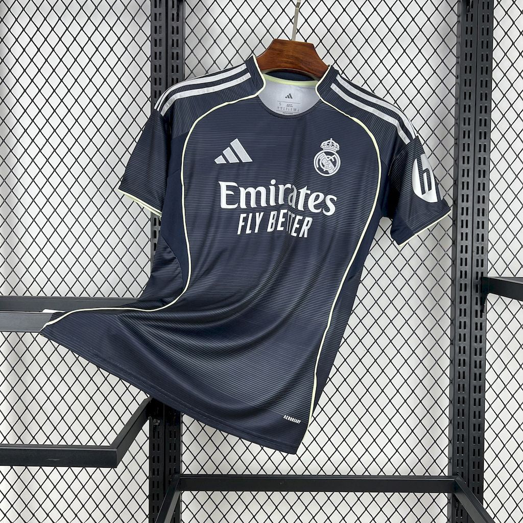Camiseta visitante del Real Madrid 2025/26