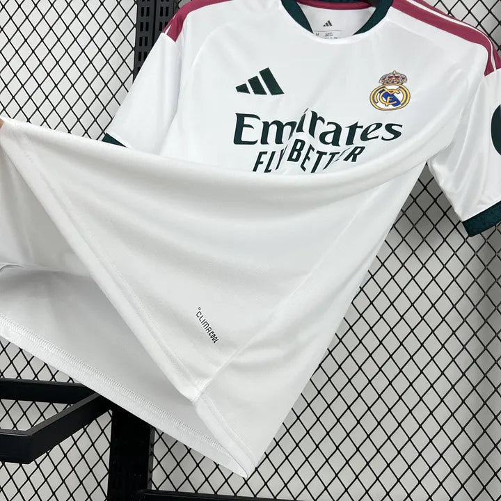Equipación local del Real Madrid 2026/2027