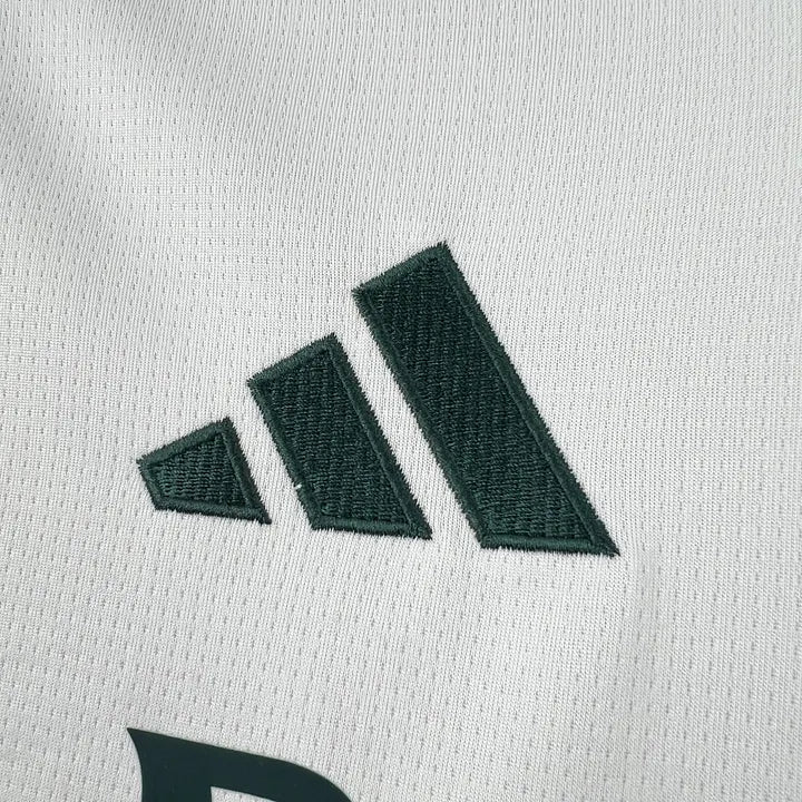 Equipación local del Real Madrid 2026/2027