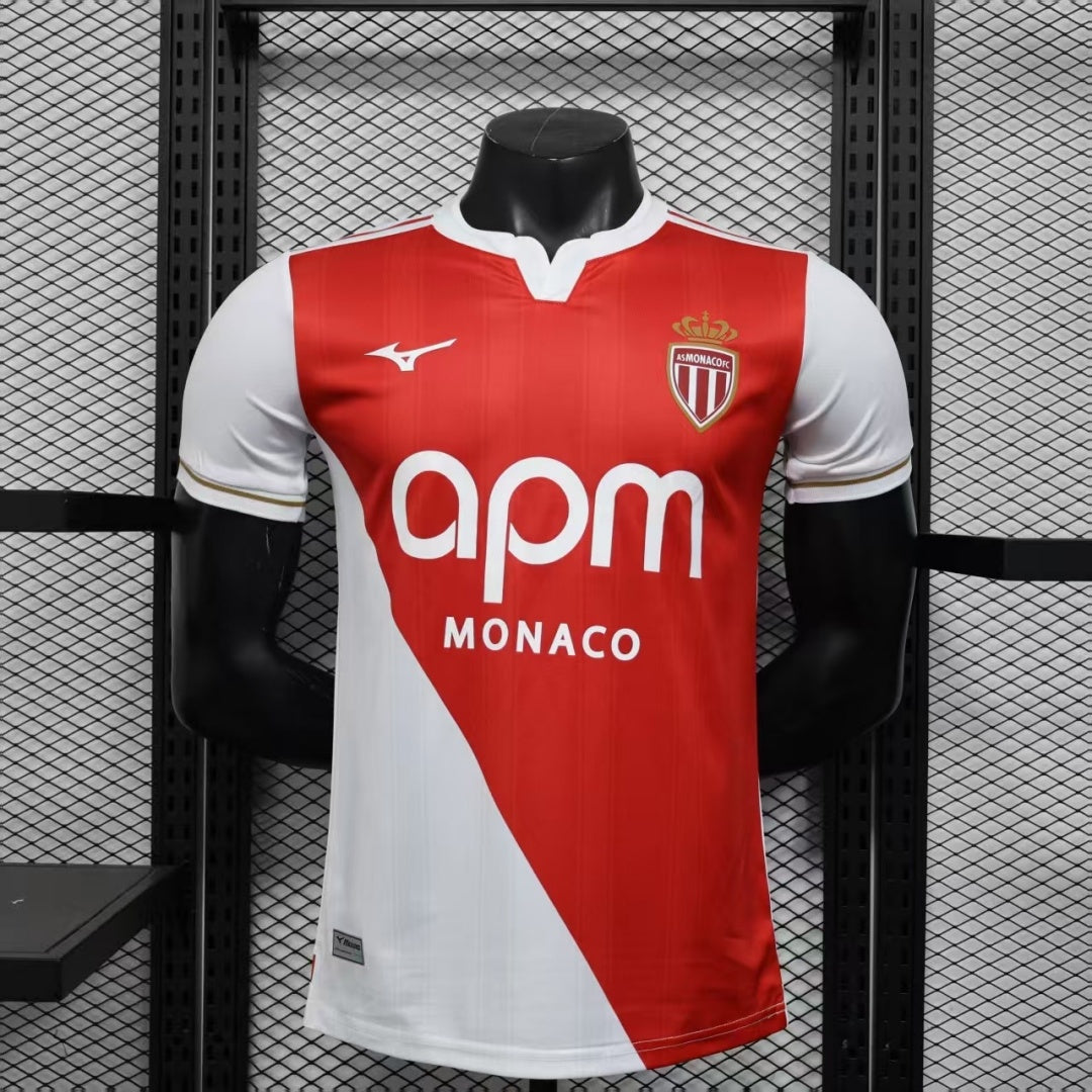 Jugador con camiseta local del Mónaco temporada 25/26