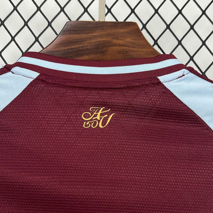 Camiseta local del Aston Villa 2025/26
