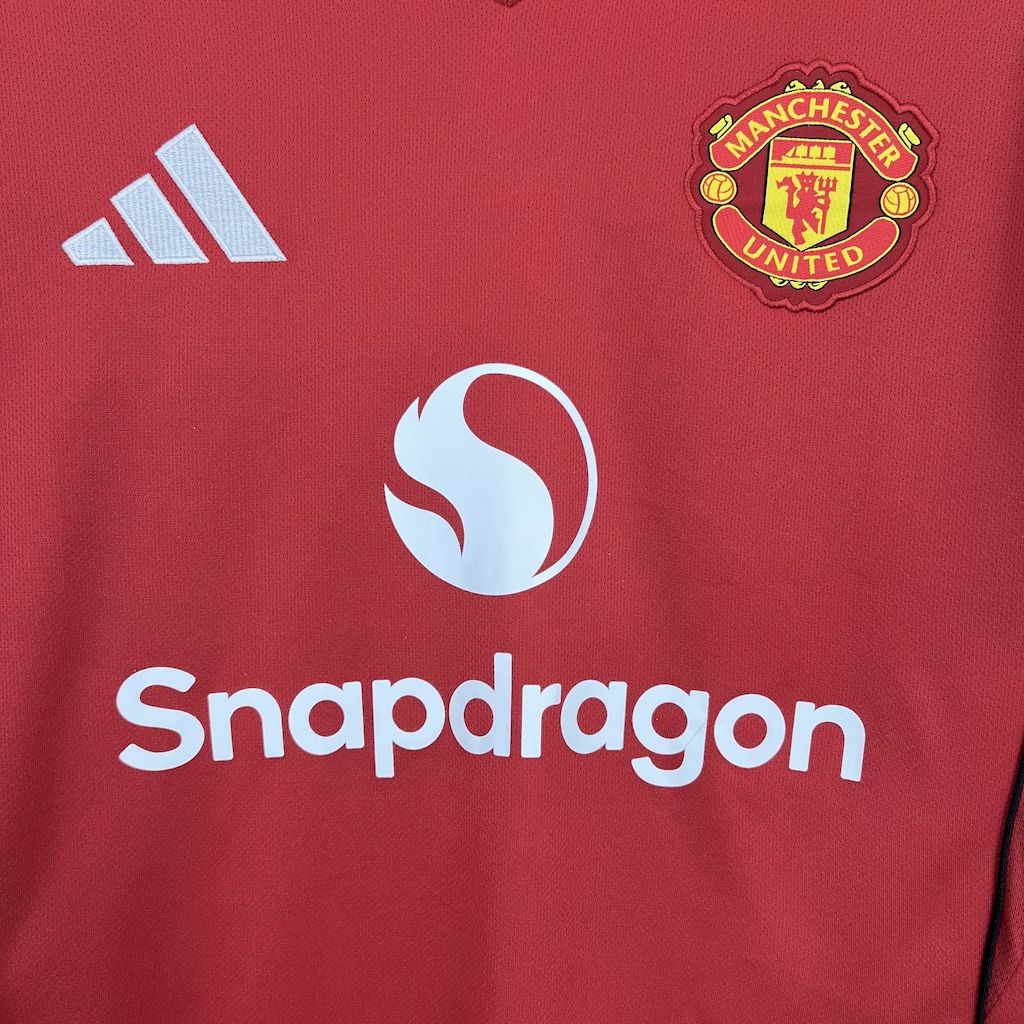 Camiseta local del Manchester United 2025/26