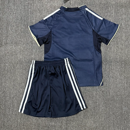 Equipación visitante infantil del Real Madrid 25/26