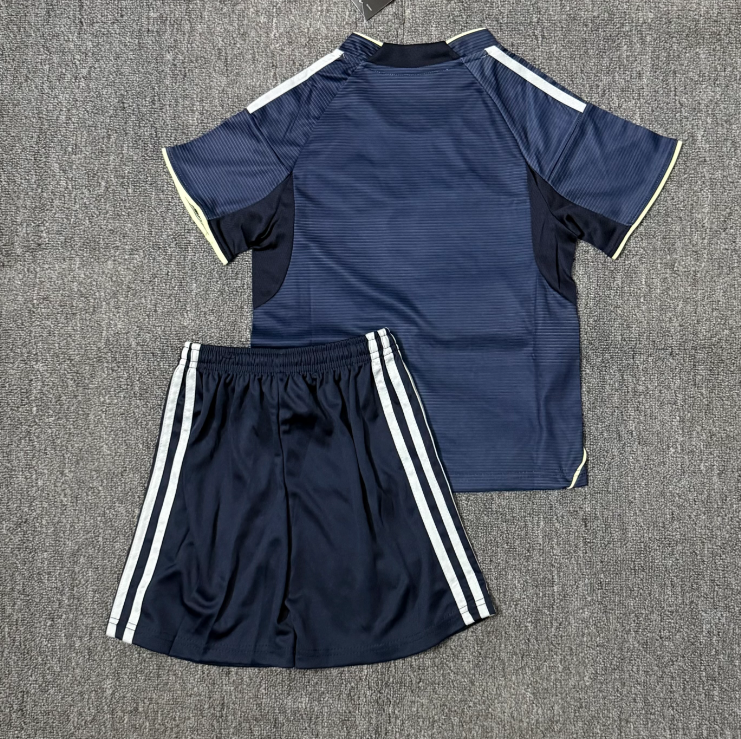 Equipación visitante infantil del Real Madrid 25/26