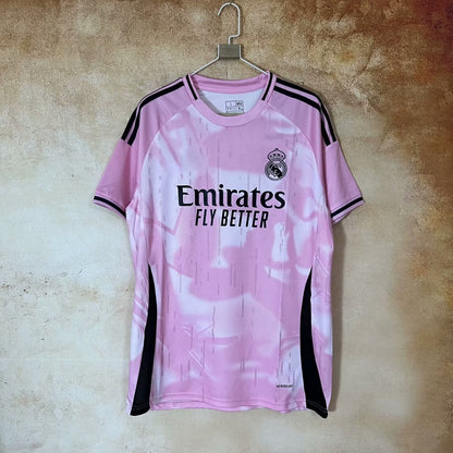 Camiseta especial rosa del Real Madrid 25/26