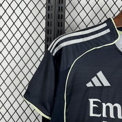 Camiseta visitante del Real Madrid 2025/26