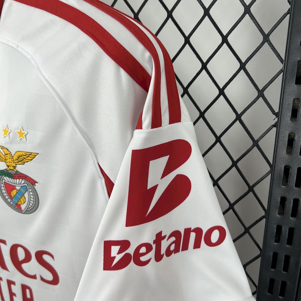 Tercera equipación del Benfica 2025/26