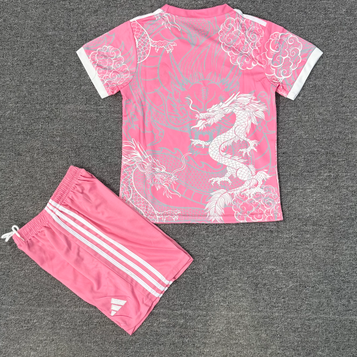Conjunto infantil del Real Madrid 25/26 Dragón Rosa