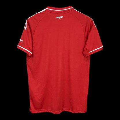 Camiseta local del Nottingham Forest 25/26