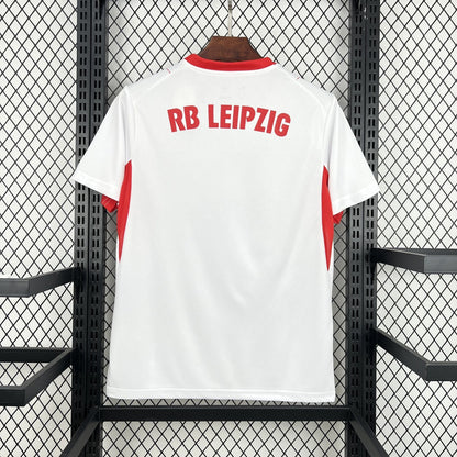 Equipación local del RB Leipzig 2026/2027