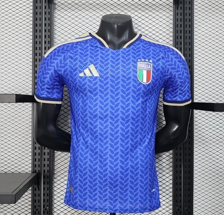 Equipación local de Italia para el Mundial 2026