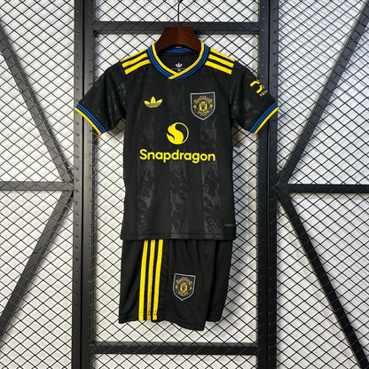 Conjunto infantil de la tercera equipación del Manchester United 25/26