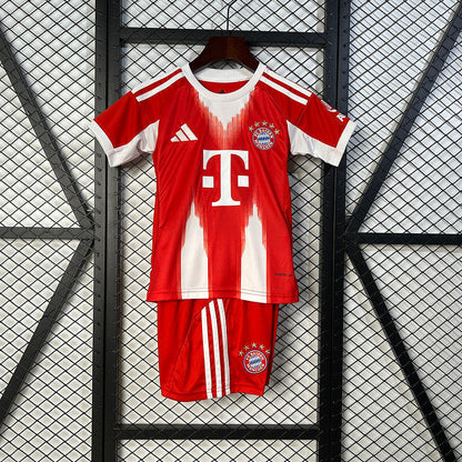 Equipación local del Bayern de Múnich 25/26 para niños