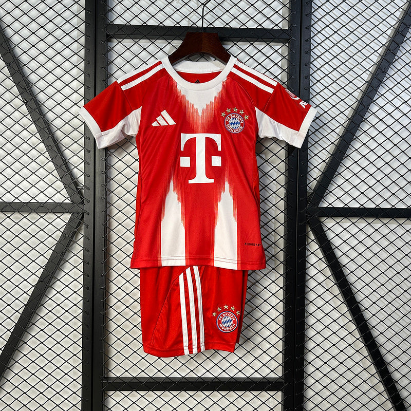Equipación local del Bayern de Múnich 25/26 para niños
