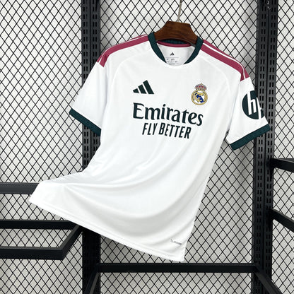 Equipación local del Real Madrid 2026/2027