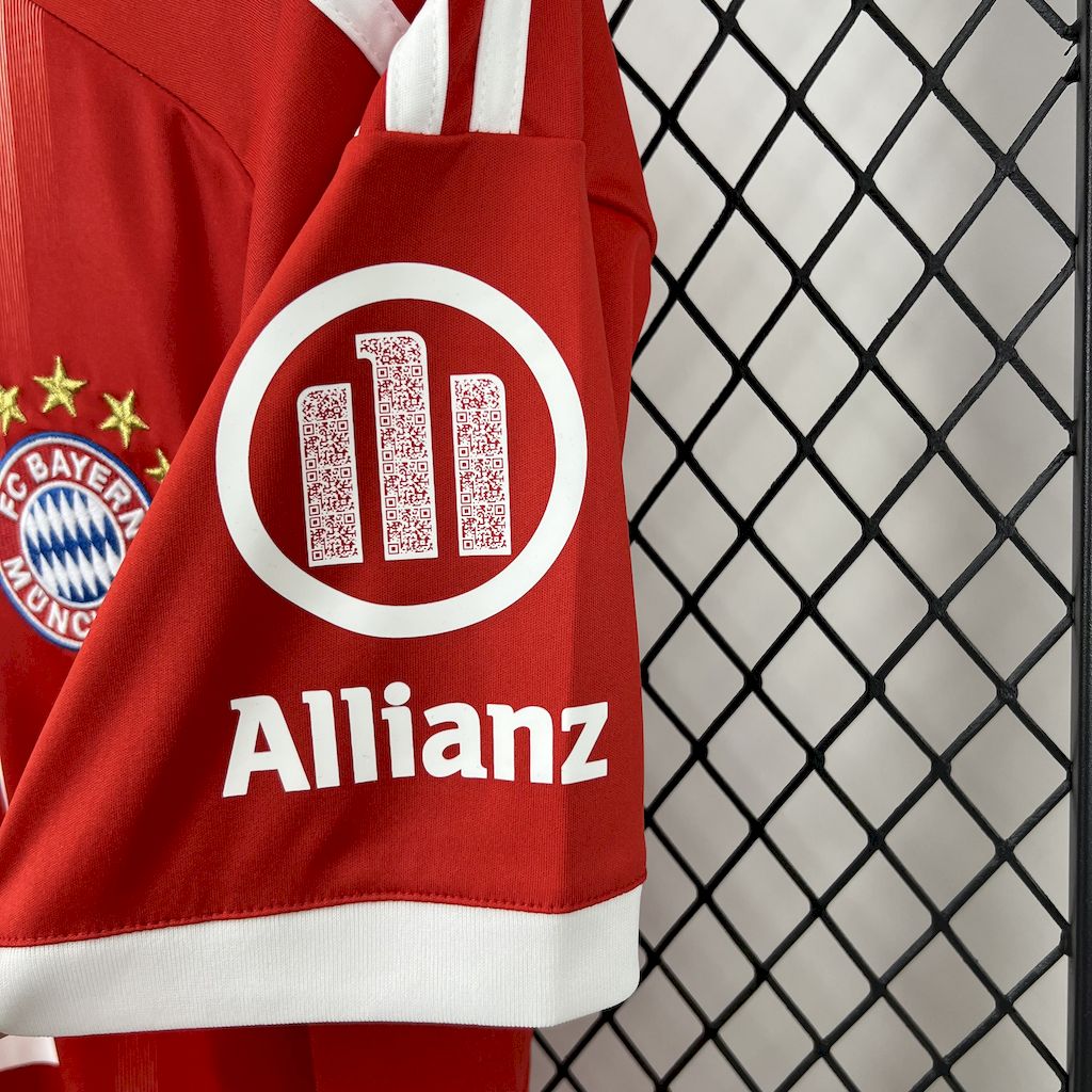 Camiseta local del Bayern de Múnich 2025/26