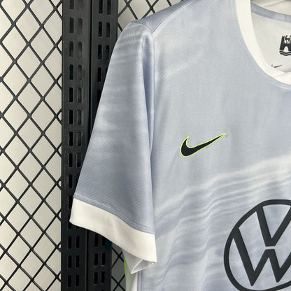 Camiseta de visitante del Wolfsburg 2025/26
