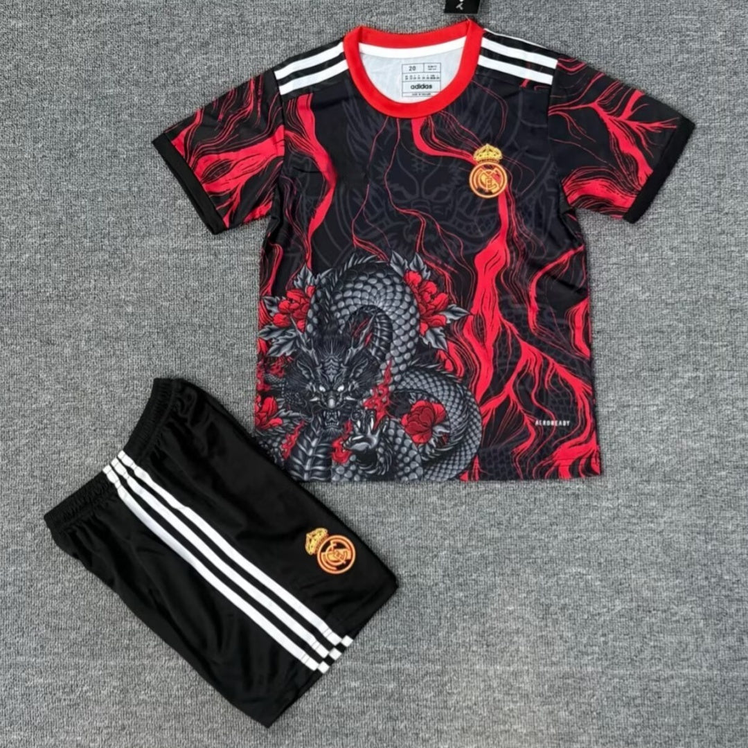 Conjunto infantil especial rojo del Real Madrid 25/26