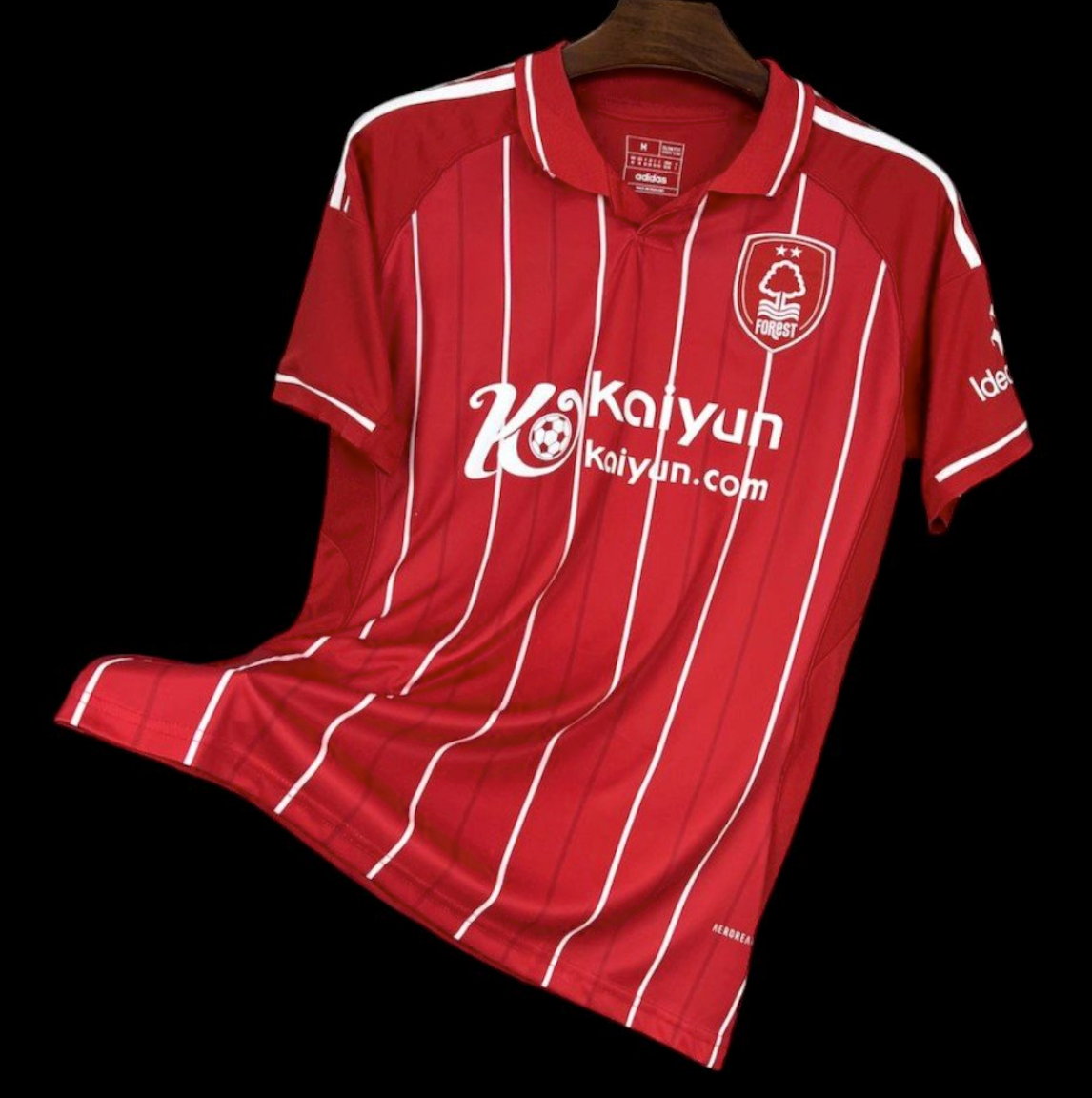 Camiseta local del Nottingham Forest 25/26
